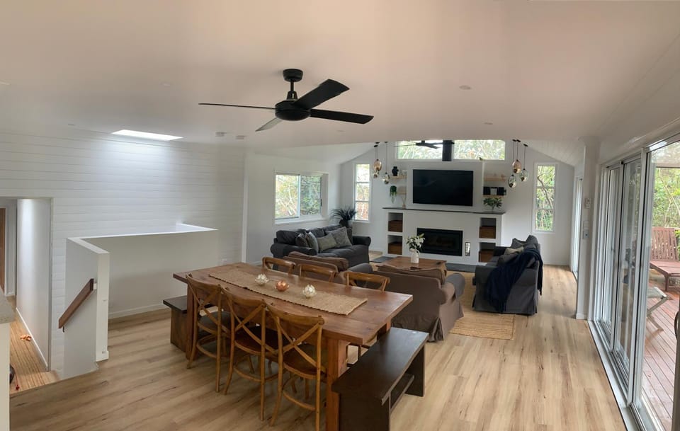 TV and multimedia, Living room, Dining area, Evening entertainment