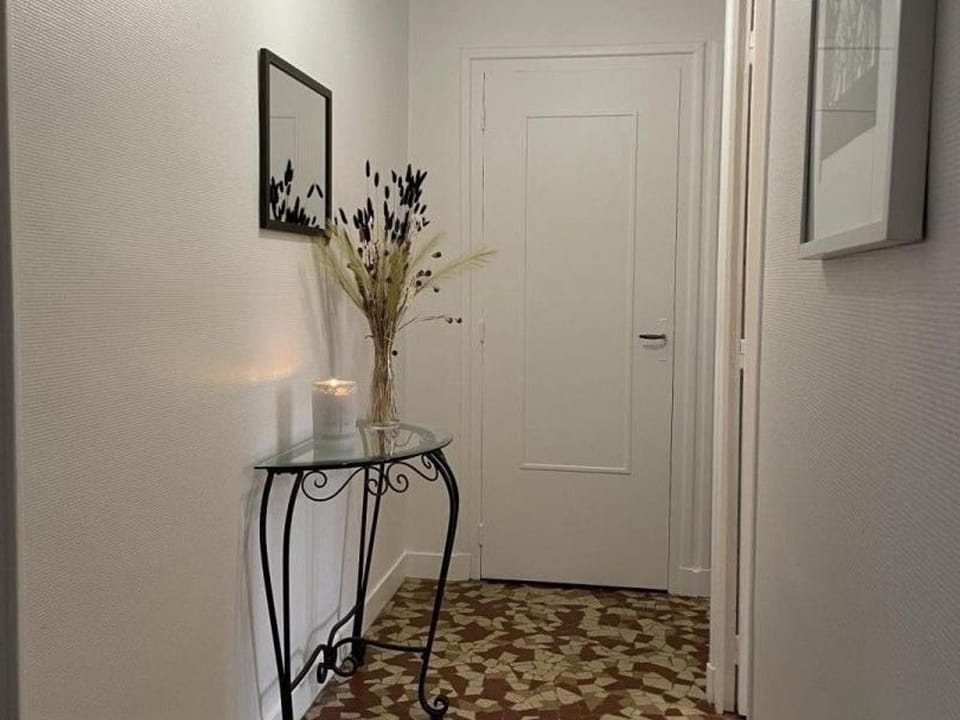 Appartement à Moulins: Confort avec Balcon, Draps et Linge Inclus - FR-1-489-398 Apartment in Moulins