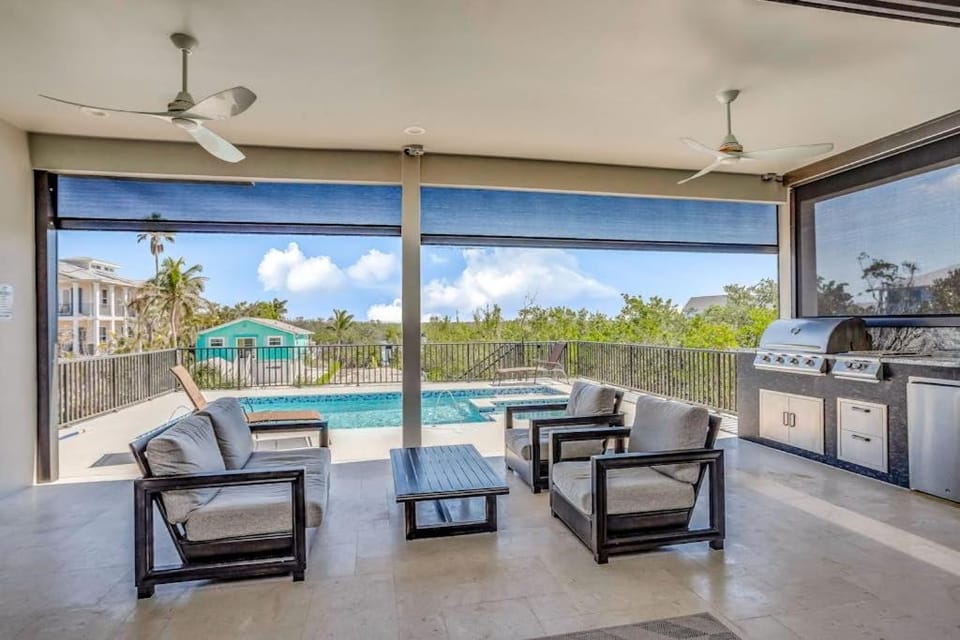 Modern Hickory Hideaway House in Bonita Springs