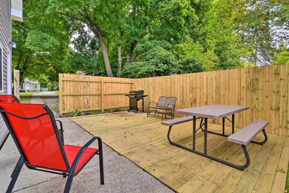 Centrally Located Mount Pleasant Retreat! House in Mount Pleasant
