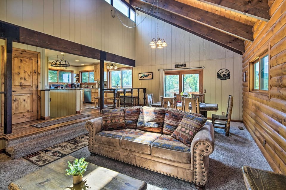 1 Mi to Bear Mountain Cozy Cabin with Views! Cabin in Big Bear