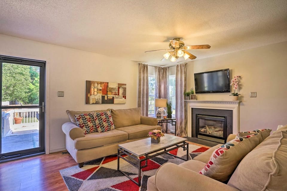 9 Mi to Richmond: Sandston Home w/ Office House in Sandston