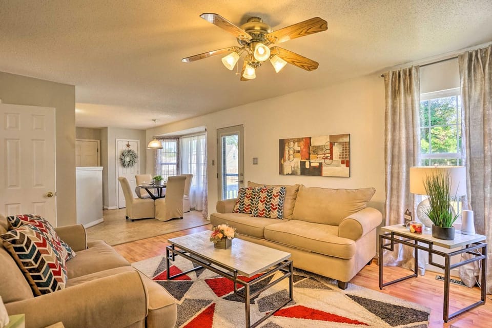 9 Mi to Richmond: Sandston Home w/ Office House in Sandston