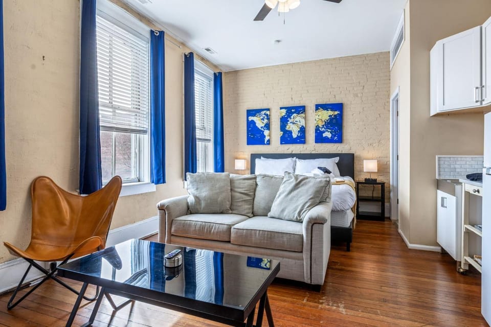Bed, Living room, Photo of the whole room, Seating area, Bedroom