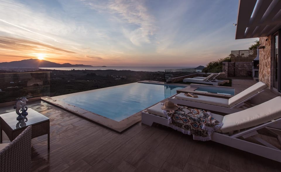 Balcony/Terrace, Pool view, sunbed