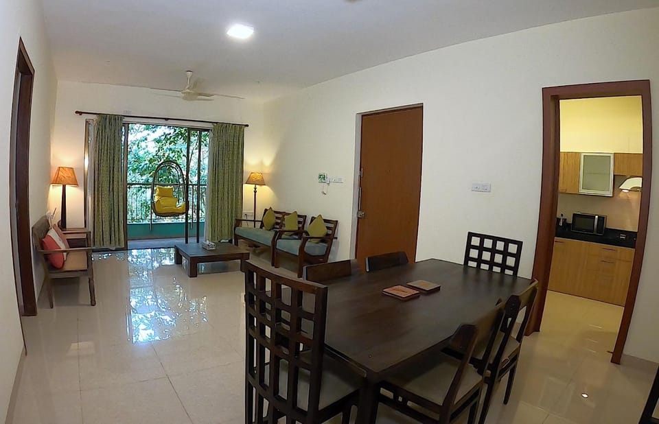 Seating area, Dining area