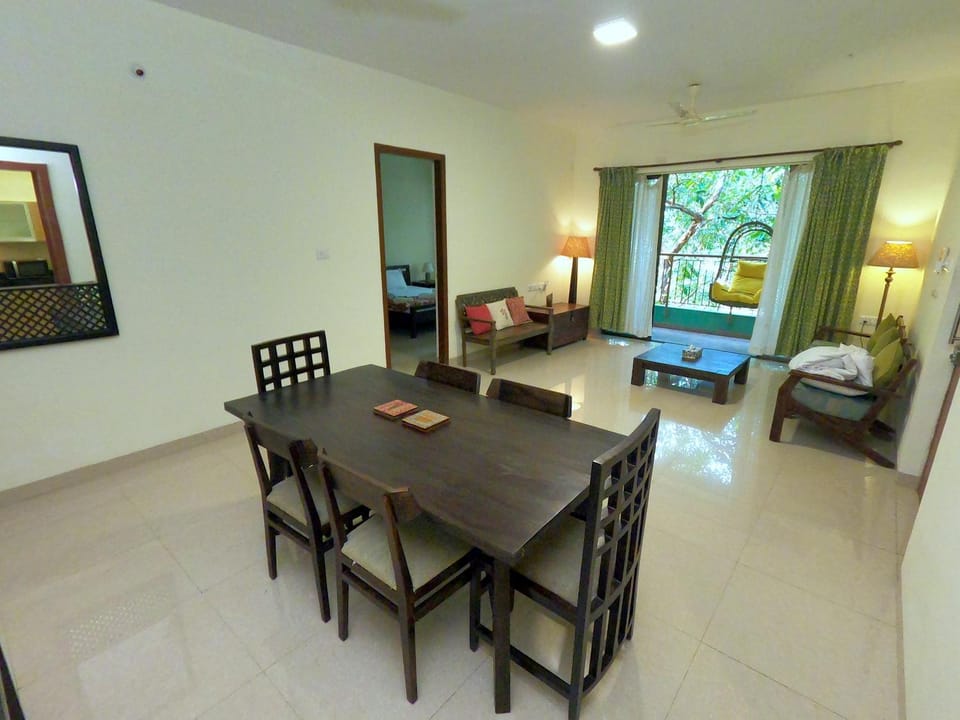 Living room, Photo of the whole room, Seating area, Dining area