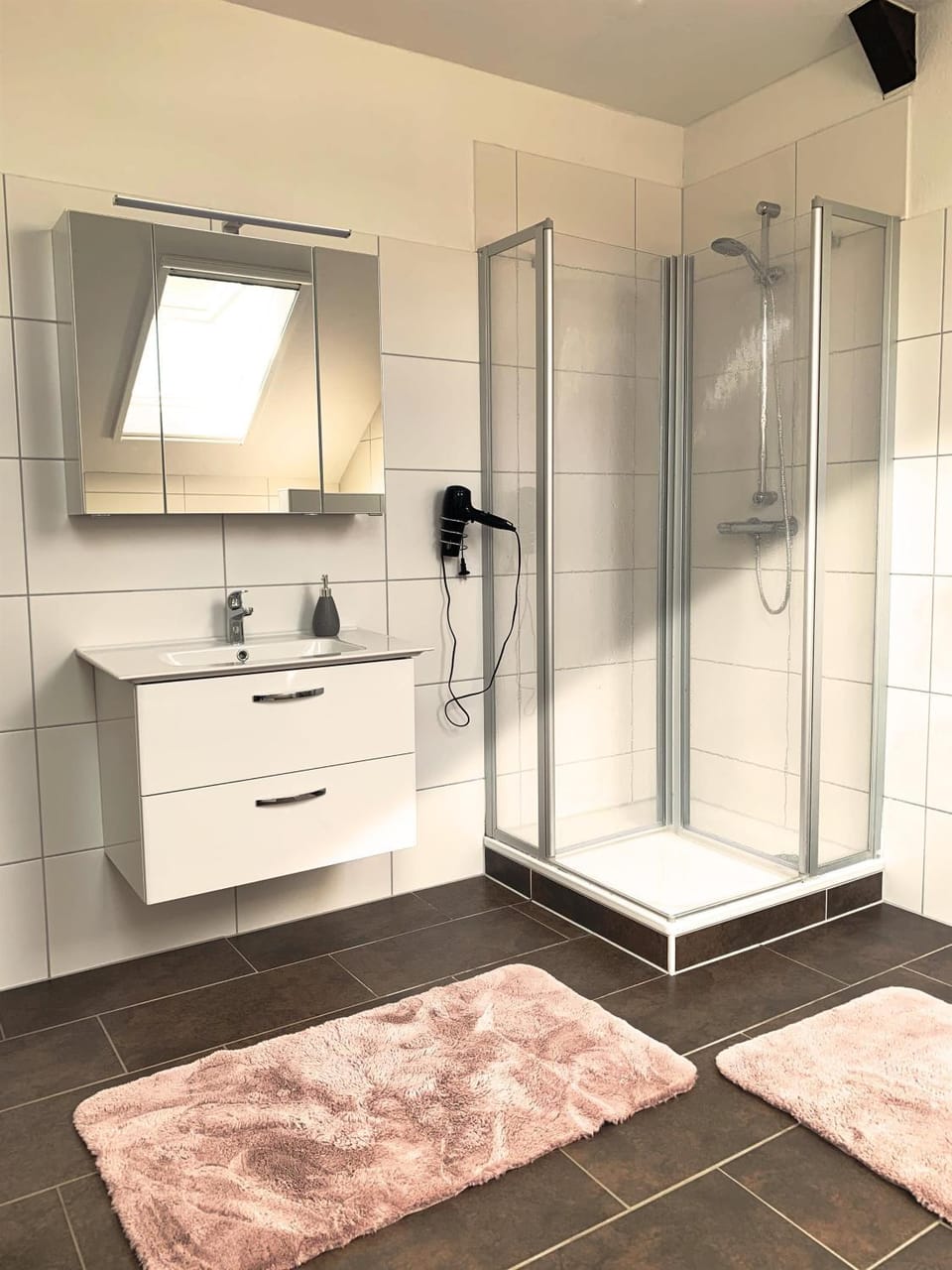 Shower, Bathroom, towels