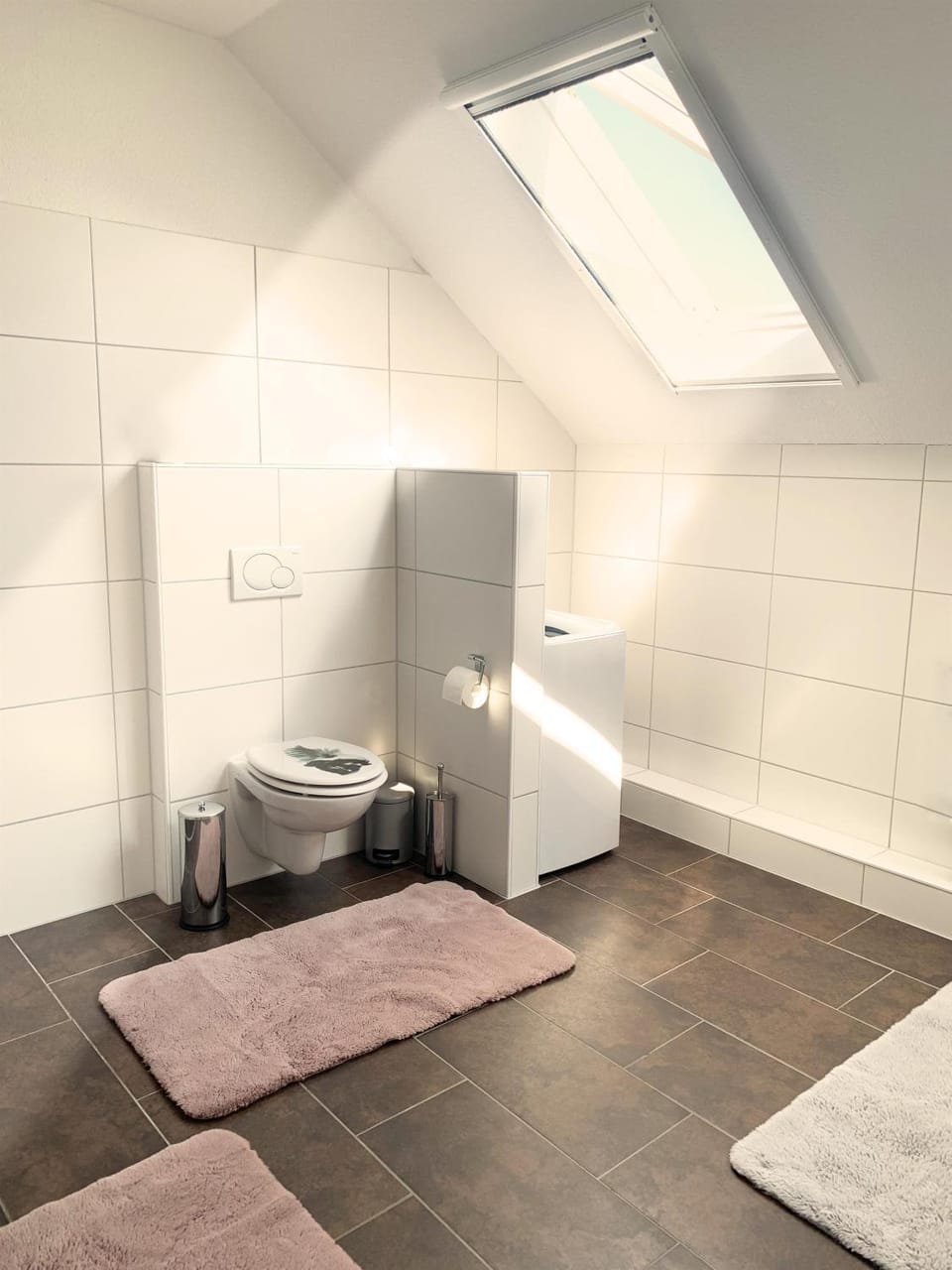 Bathroom, towels