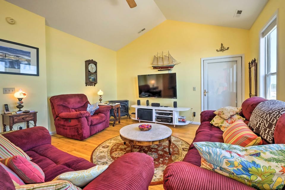 Charming Waterfront Home: Fish, Boat + More! House in Sneads Ferry