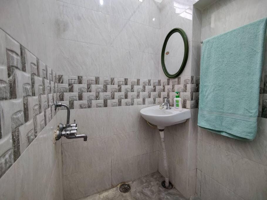 Comfy 2-bedroom House in Sanjaynagar, Bengaluru Apartment in Bengaluru
