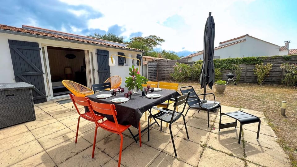 Patio, Garden, Dining area, Garden view