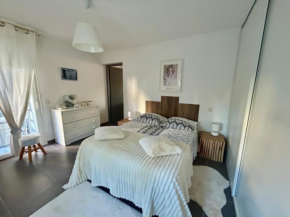L'isle sur la sorgue, appartement 2 pièces jardin parking Apartment in L'Isle-sur-la-Sorgue