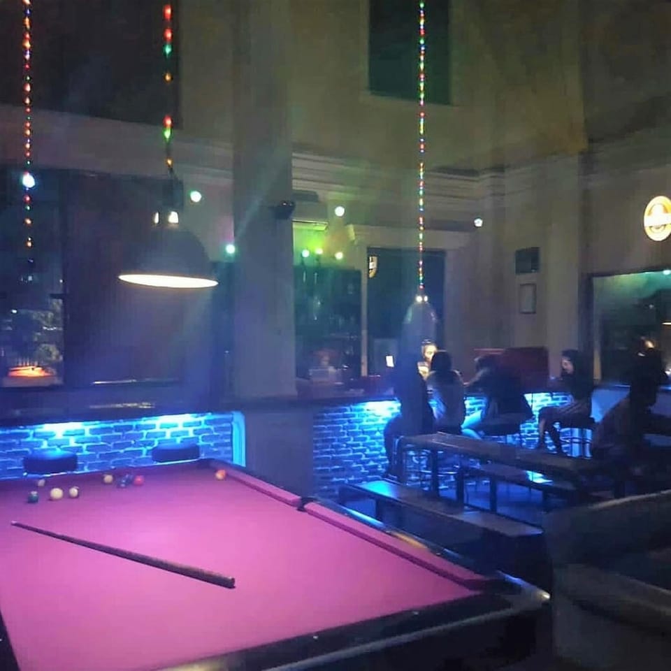 Billiard, Game Room