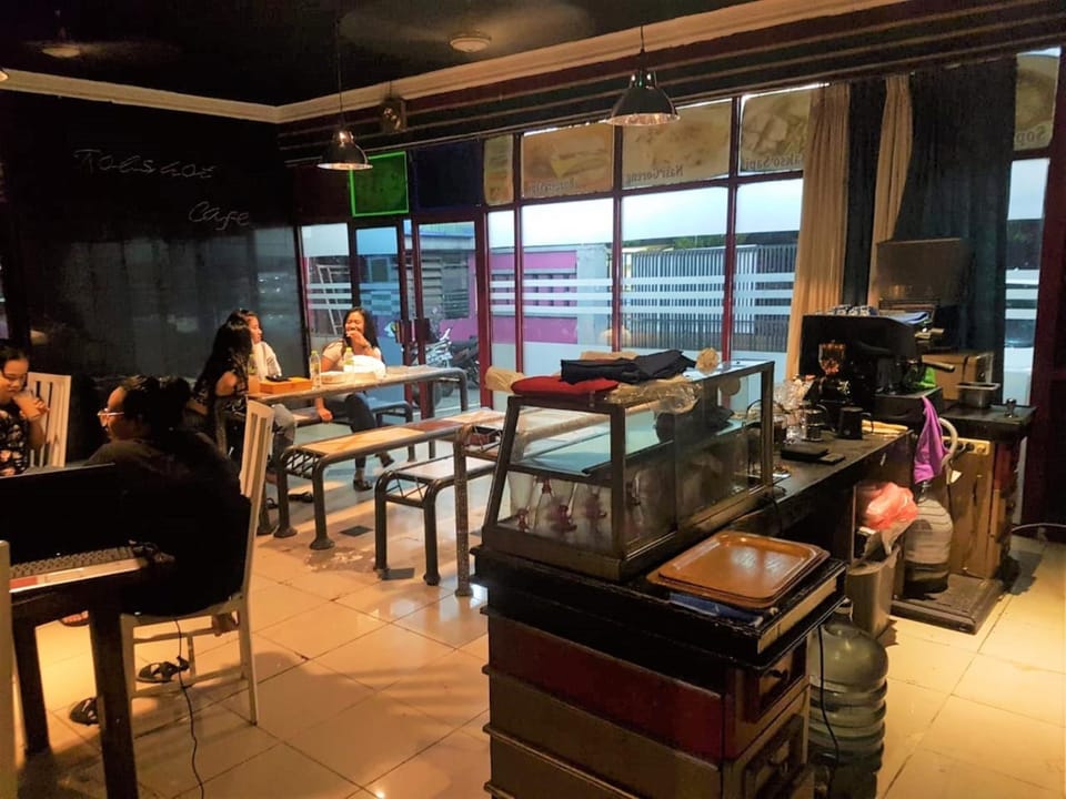Restaurant/places to eat, Coffee/tea facilities
