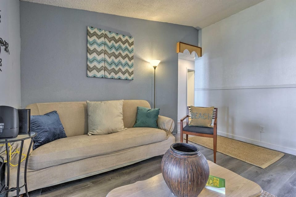 ~ 9 Mi to Universal: Orlando Retreat w/ Sun Porch! House in Pine Hills