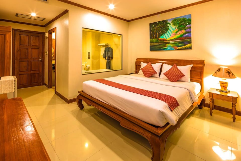 Bed, Photo of the whole room, Bedroom, Bath