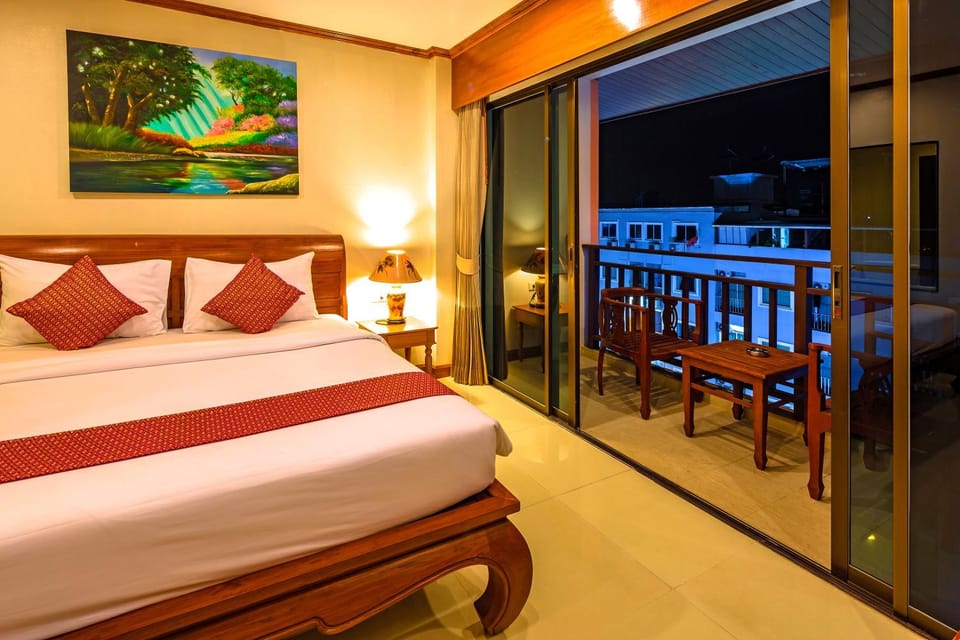 Bed, Night, View (from property/room), Balcony/Terrace, Photo of the whole room, Bedroom