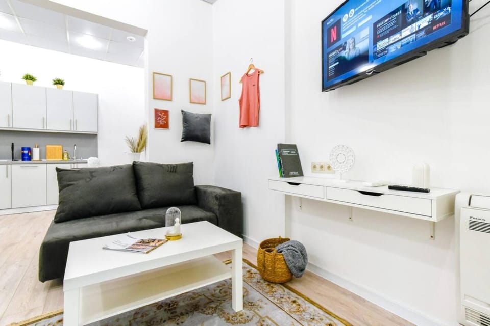 TV and multimedia, Kitchen or kitchenette, Seating area, Dining area