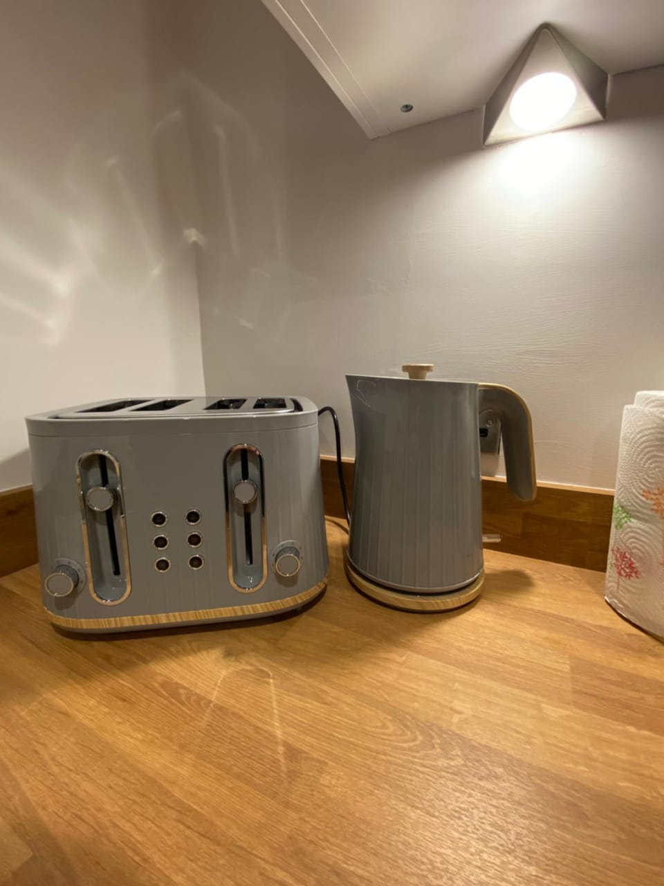 Coffee/tea facilities, toaster