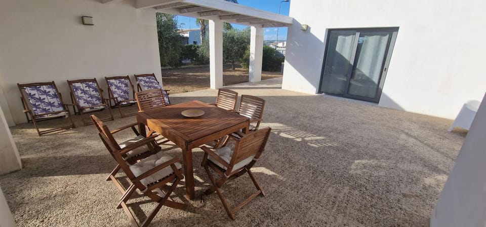 Patio, Dining area