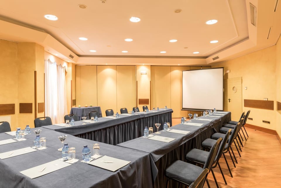 Meeting/conference room