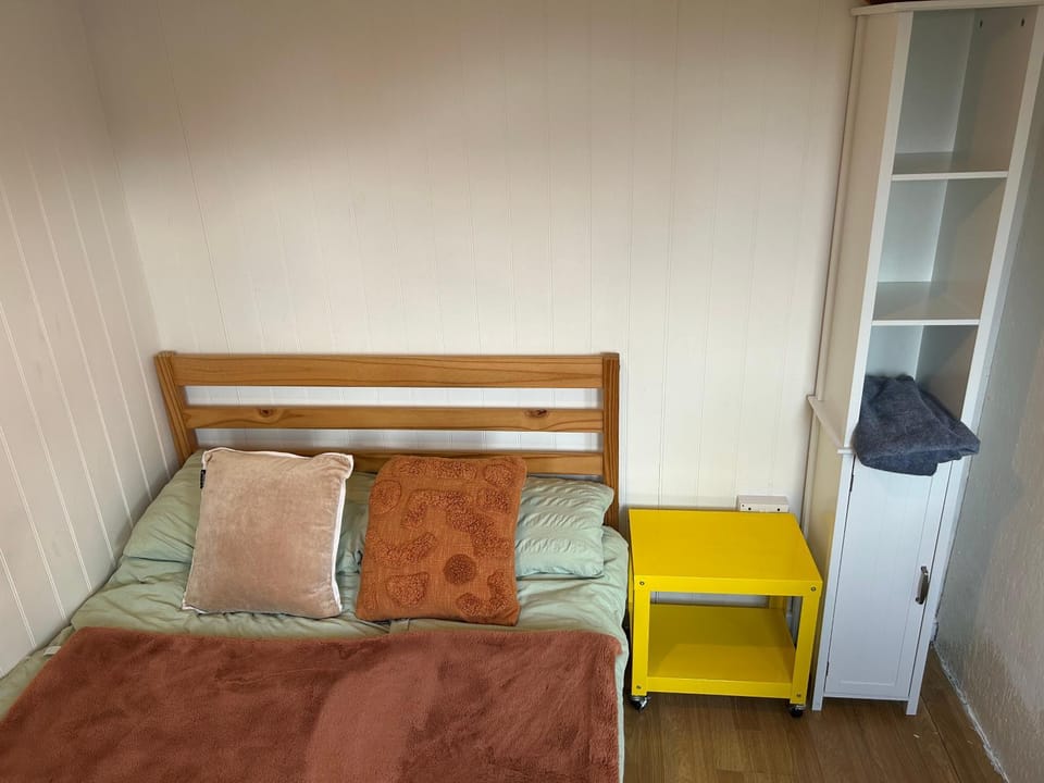 Mini cabin Cabin in London Borough of Southwark