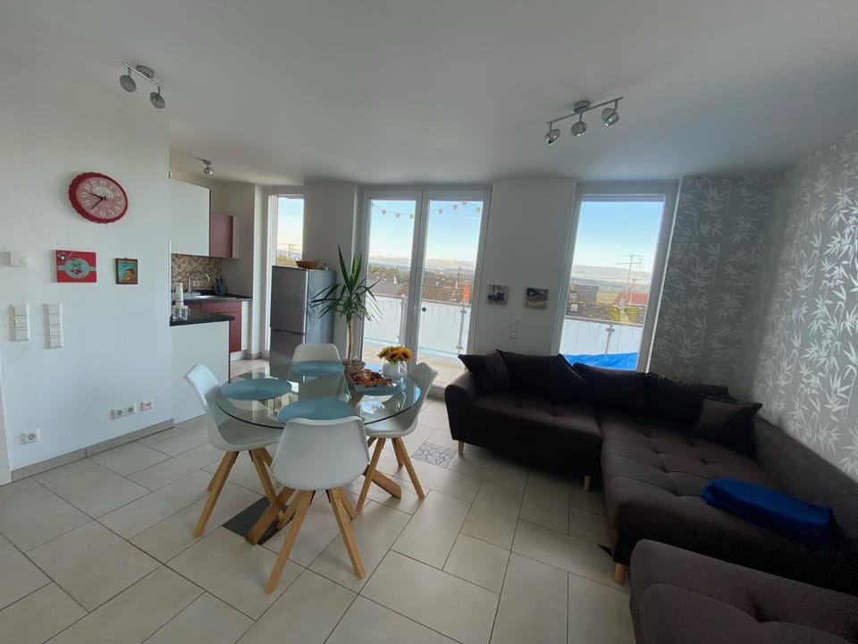 Kitchen or kitchenette, Living room, Dining area