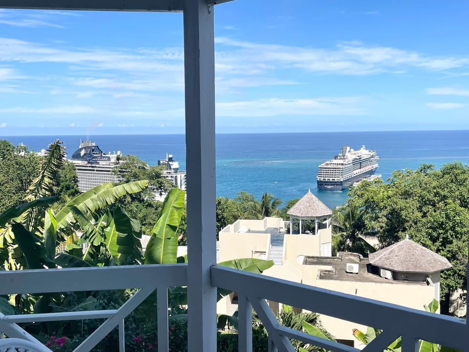 Nearby landmark, Day, Natural landscape, View (from property/room), Balcony/Terrace, Sea view