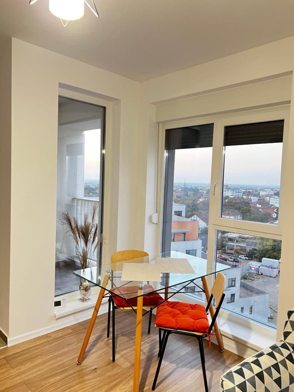 View (from property/room), Balcony/Terrace, Living room, Seating area, Dining area