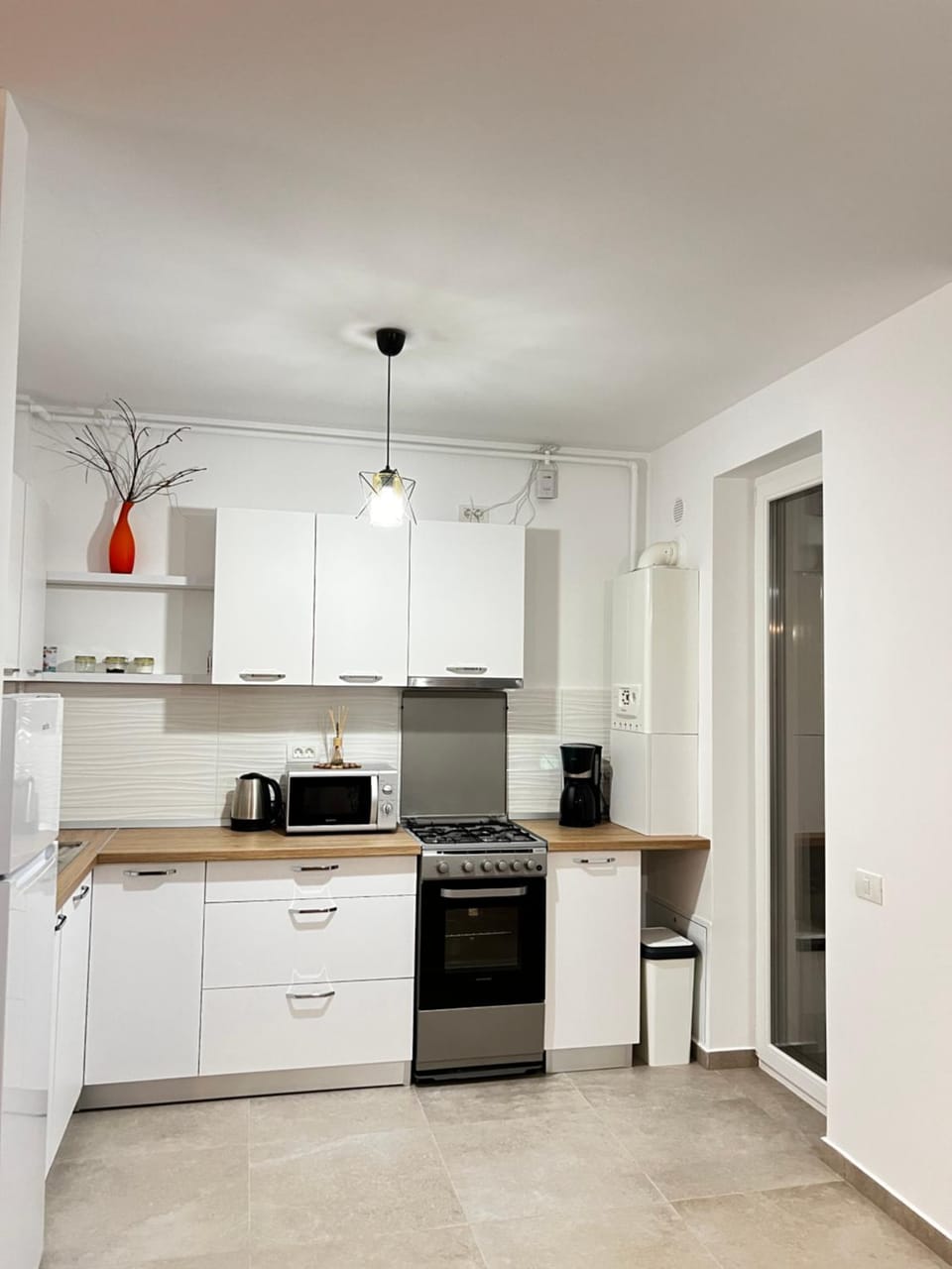 Kitchen or kitchenette, Dining area, minibar, pet friendly, stove, toaster