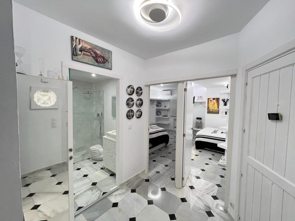 Shower, Bed, Bathroom, Photo of the whole room, Bedroom
