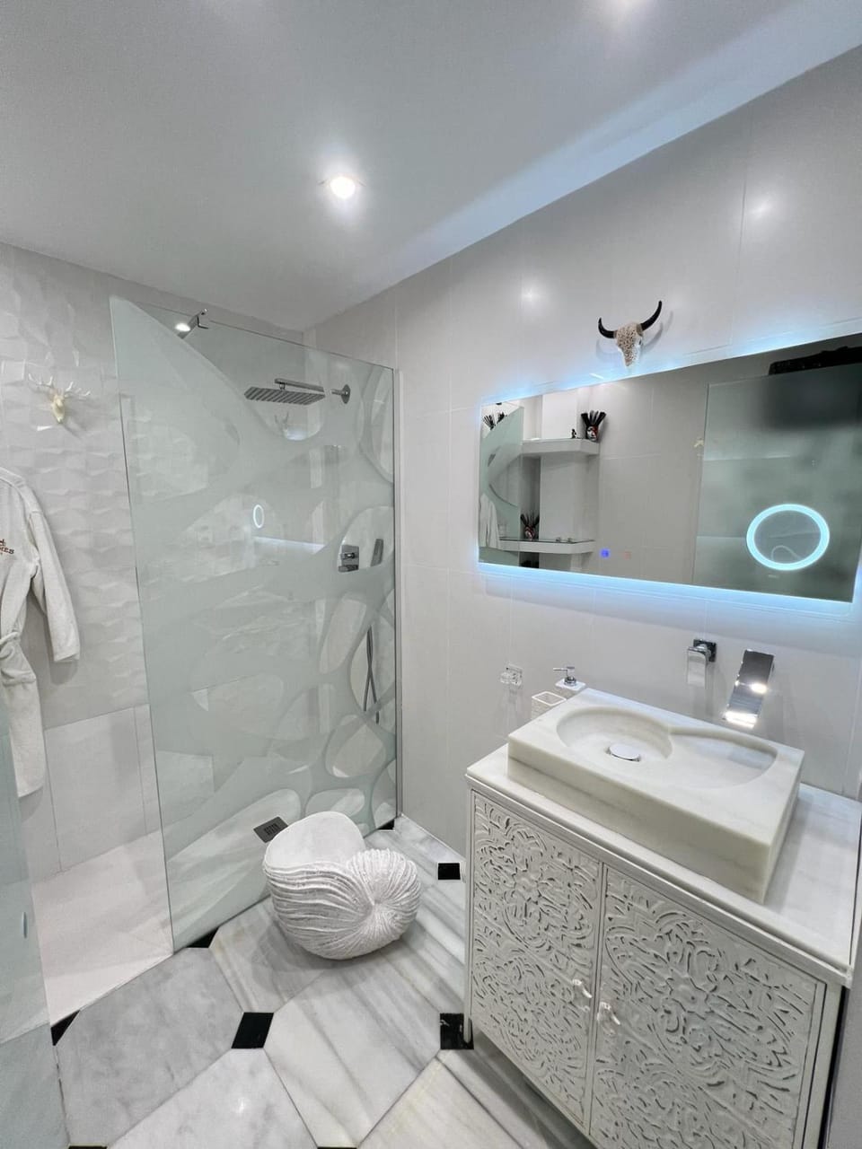 Shower, Toilet, Bathroom, towels