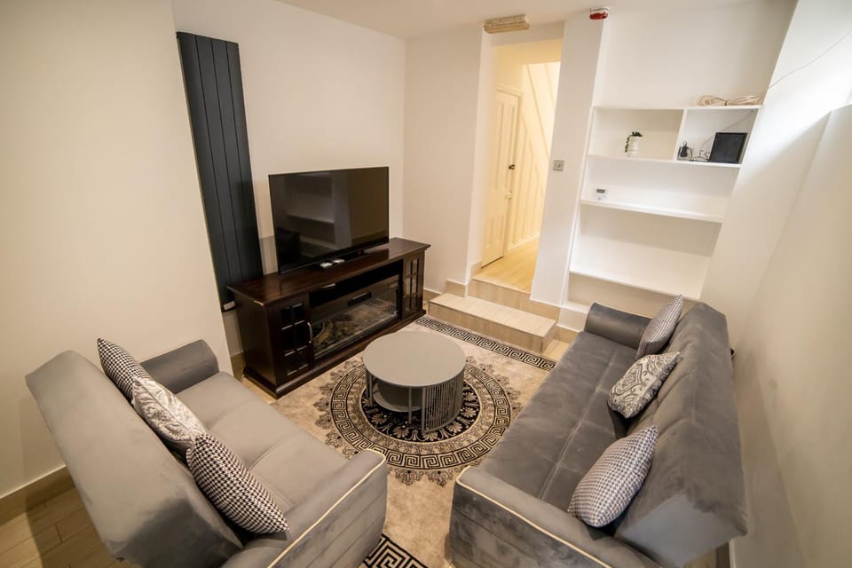 Entire 2 Bedroom Ground Floor Apartment Cardiff City Centre & Stadium Apartment in Cardiff