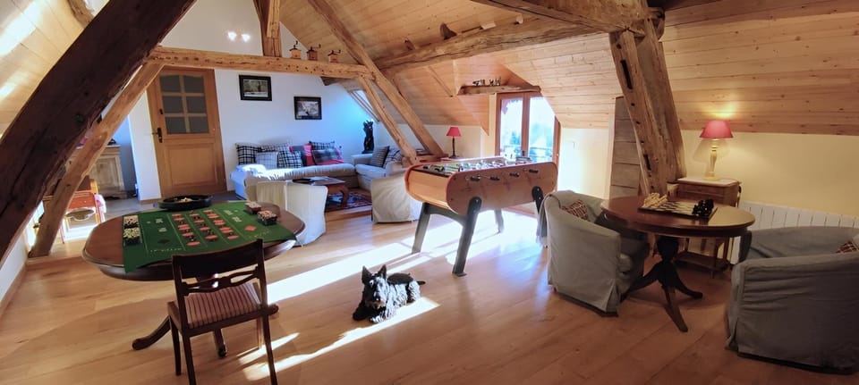 Game Room, Coffee/tea facilities, Garden view, internet