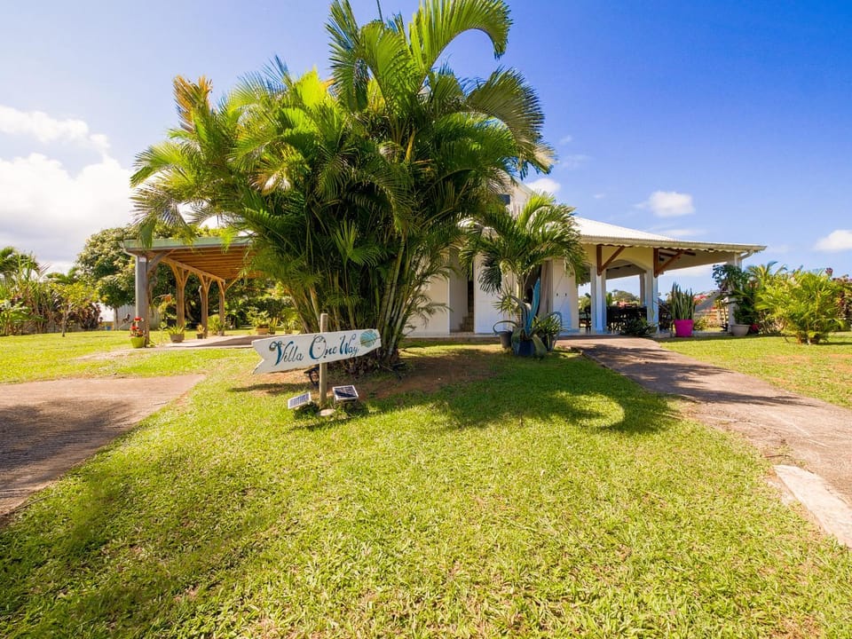 Maison Oneway avec Piscine, jardin, barbecue Villa in Leeward Islands