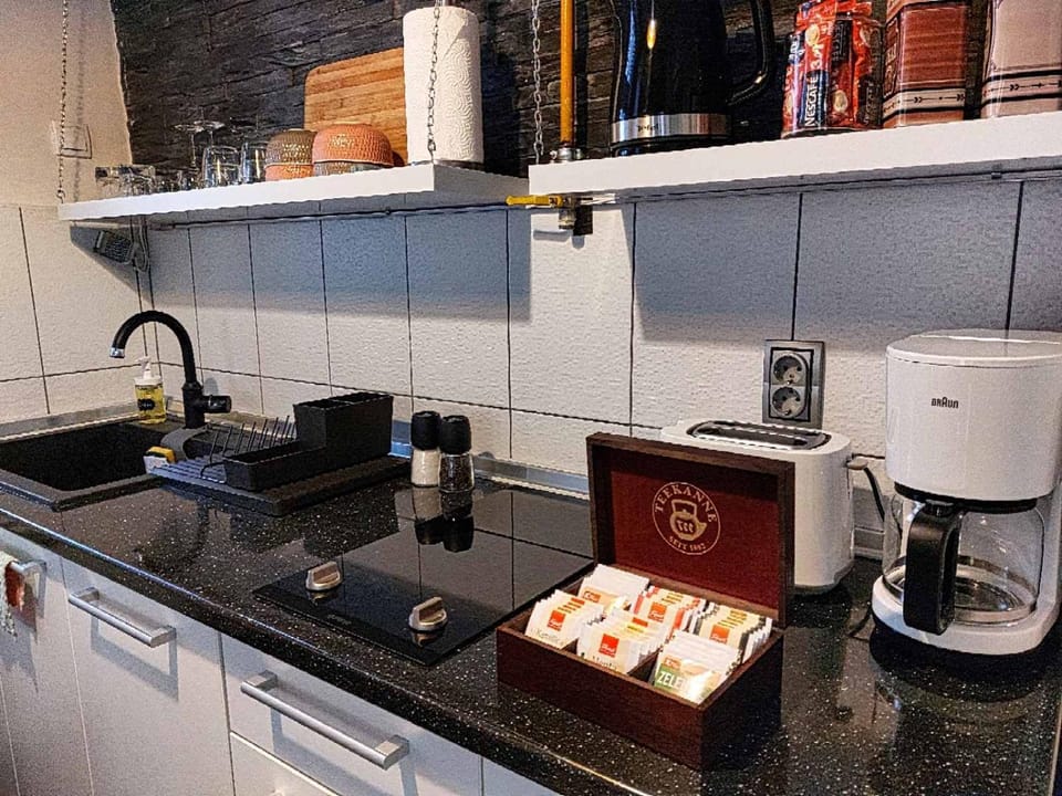Coffee/tea facilities, Kitchen or kitchenette
