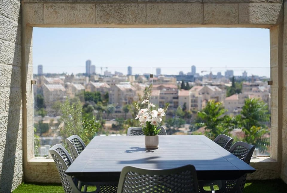 View (from property/room), Balcony/Terrace, Dining area, City view