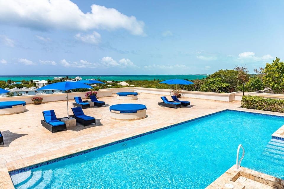 Patio, Natural landscape, Pool view, Sea view, Swimming pool, Swimming pool, sunbed