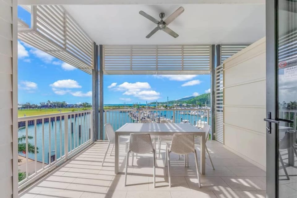 Marina living with Whitsundays lifestyle Apartment in Airlie Beach