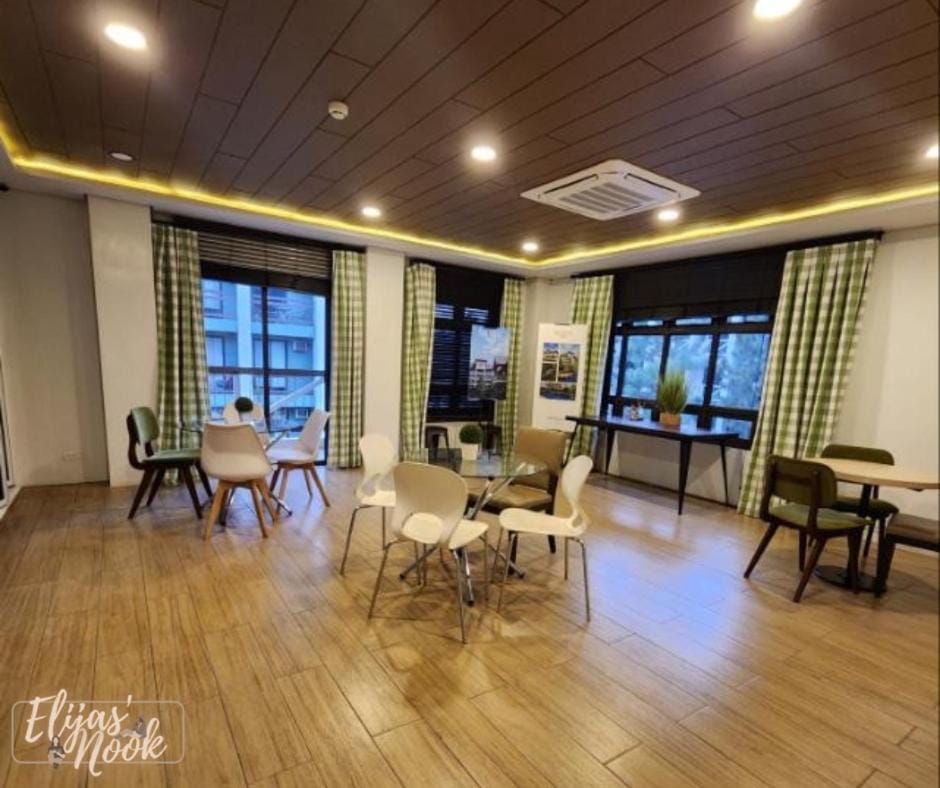 Communal lounge/ TV room, Lobby or reception