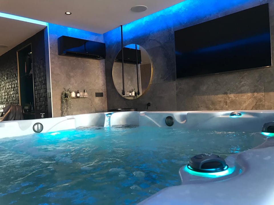 L’ODYSSÉE SPA House in Hauts-de-France