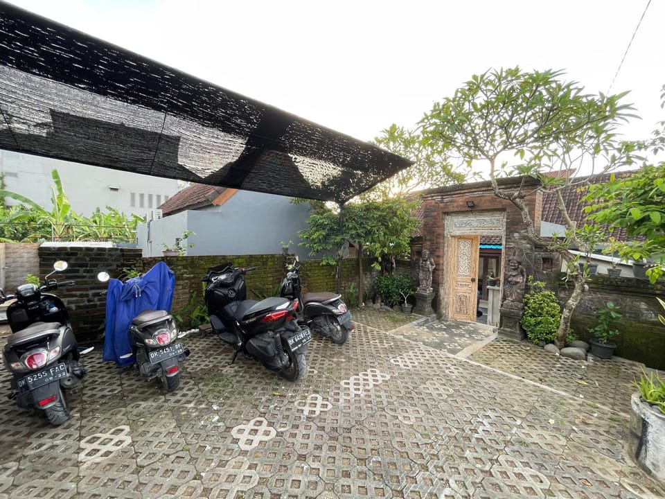 Belimbing Guest House Canggu Bed and Breakfast in North Kuta