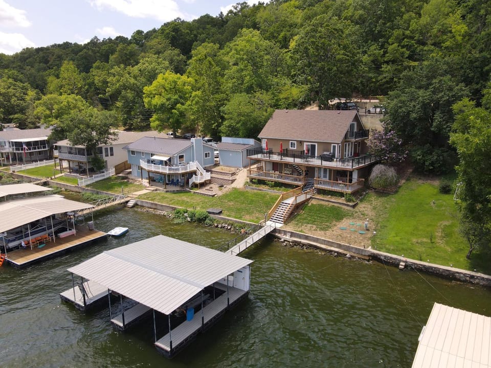Bird's eye view, Lake view
