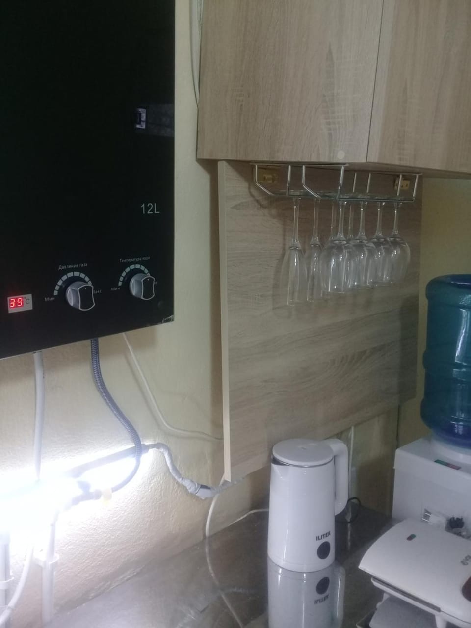 Coffee/tea facilities, Kitchen or kitchenette, Kitchen or kitchenette, oven, toaster, washing machine, dryer