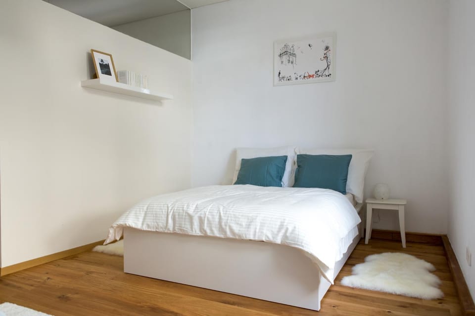 Bed, Photo of the whole room
