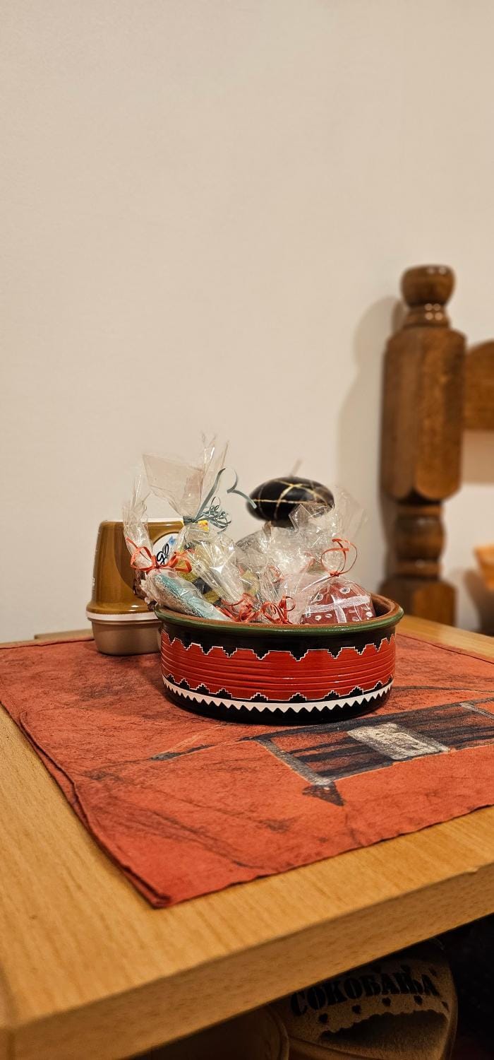 Food and drinks, Food