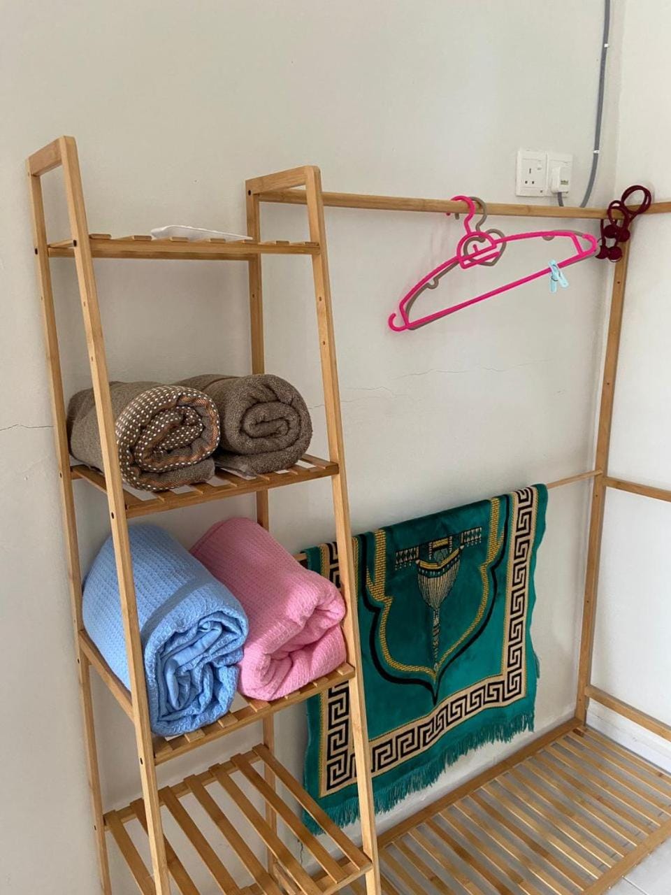 Bedroom, towels