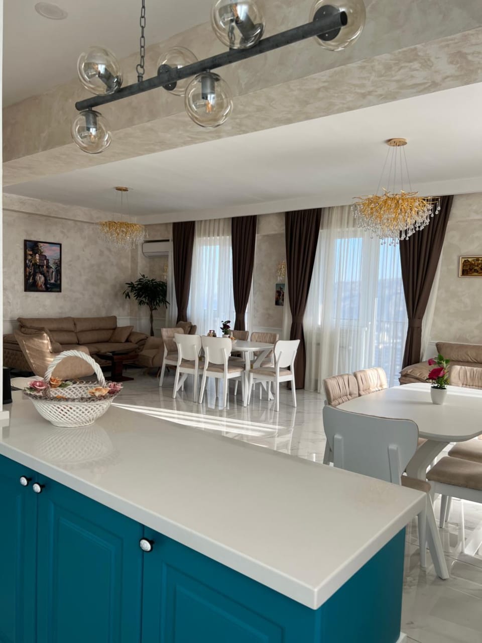 Living room, Dining area