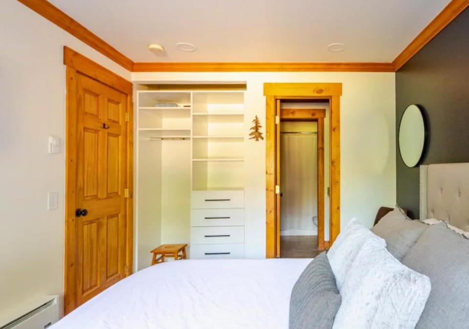 Bed, Bedroom, wardrobe